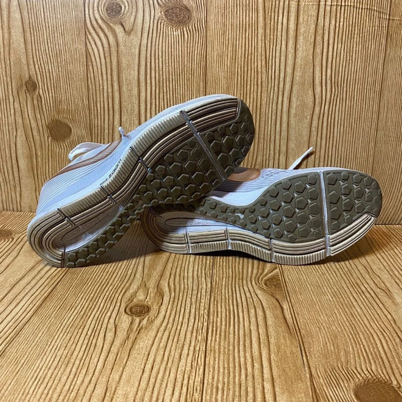 Nike Air Zoom Pegasus 34 running sneakers
Women’s size 8 - Picture 4 of 4